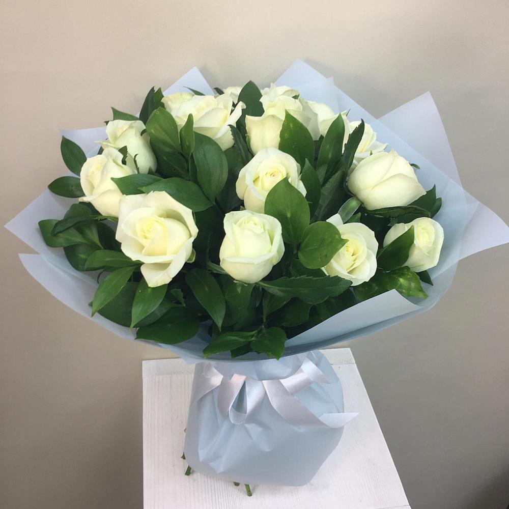 Букет 15 Белых роз Проуд в Турунтаево