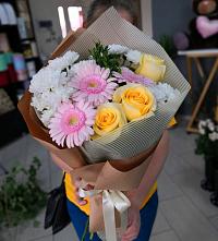 Букет цветов из:  Герберы, Розы и Хризантемы в Турунтаево