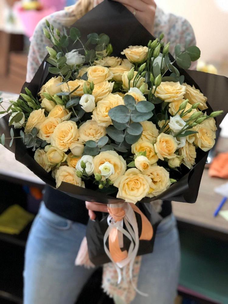 Букет цветов из: Розы и Лизиантусы в Турунтаево