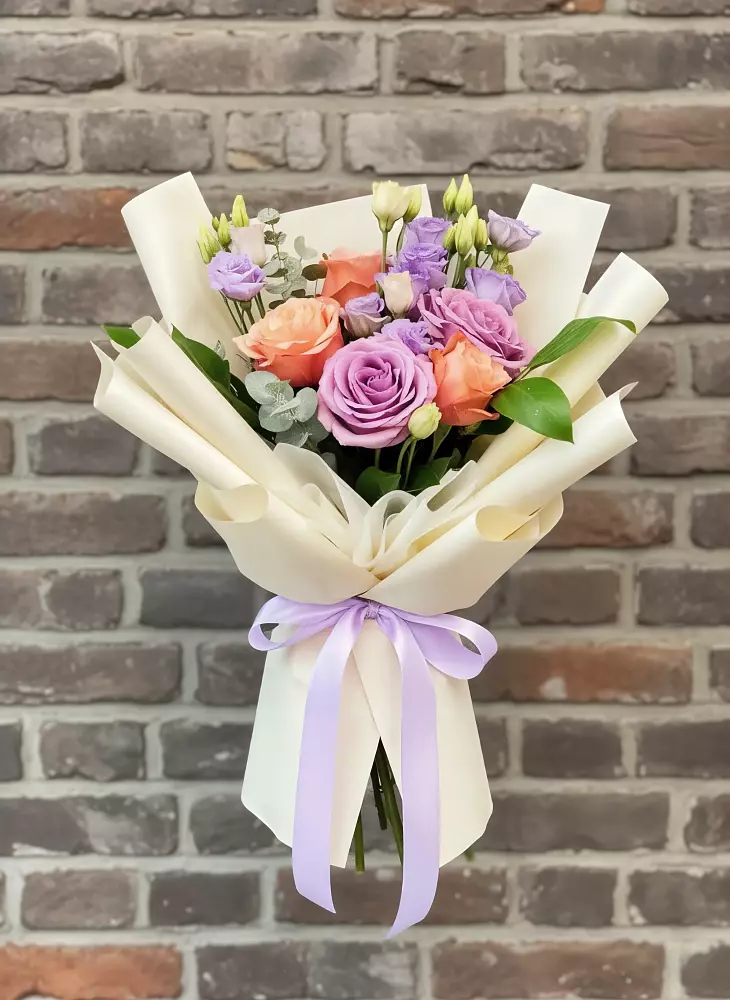 Букет цветов из: Лизиантусы и Розы в Турунтаево