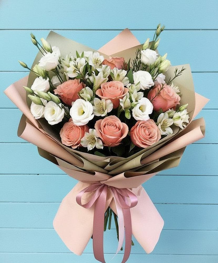 Букет цветов из: Розы, Альстромерии и Лизиантусы в Турунтаево