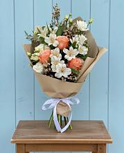 Букет цветов из:  Альстромерии, Лизиантусы, Розы и Хризантемы #REPLACE_PRED# Турунтаево