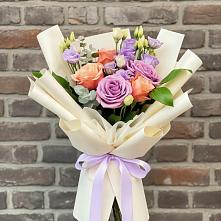 Букет цветов из:  Лизиантусы и Розы в Турунтаево