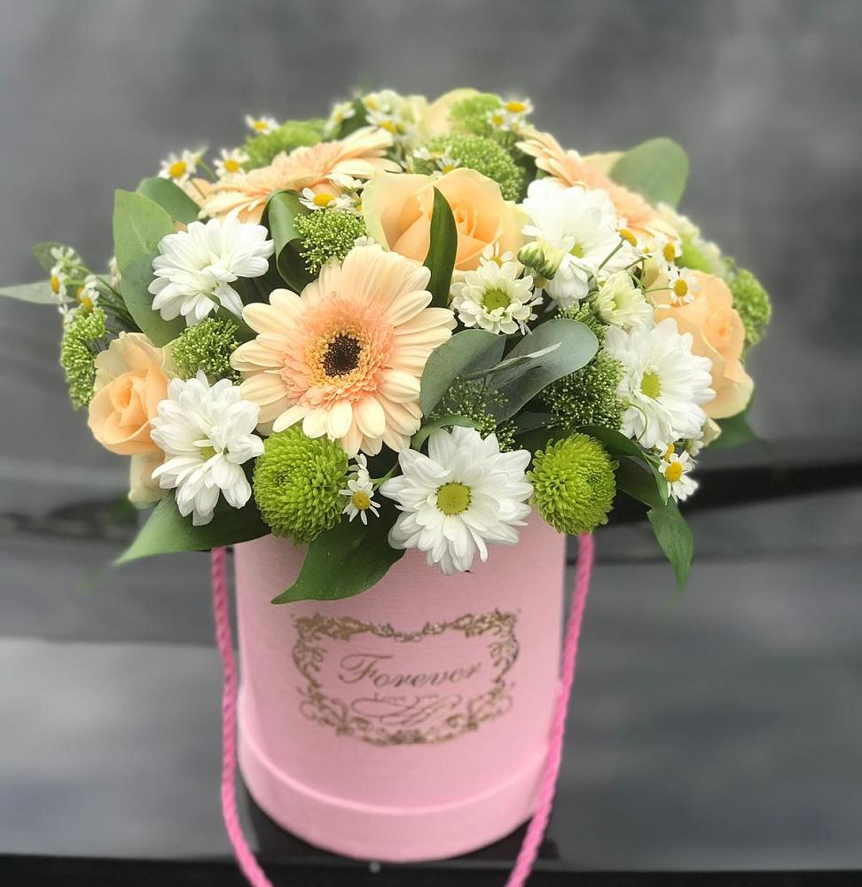 Цветочная композиция из Розы, Герберы и Хризантемы в шляпной коробке в Турунтаево