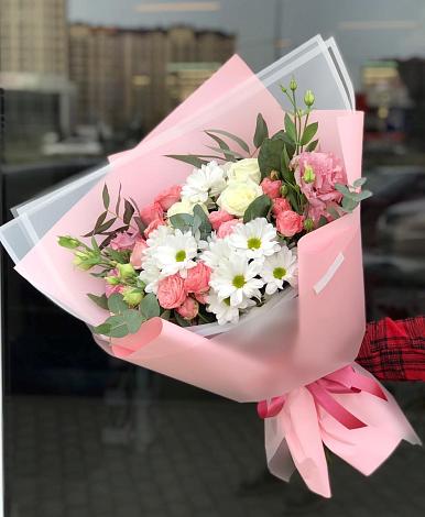 Букет цветов из: Розы, Лизиантусы и Хризантемы в Турунтаево