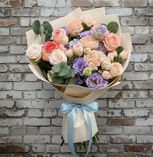 Букет цветов из:  Розы, Лизиантусы и Гвоздики в Турунтаево