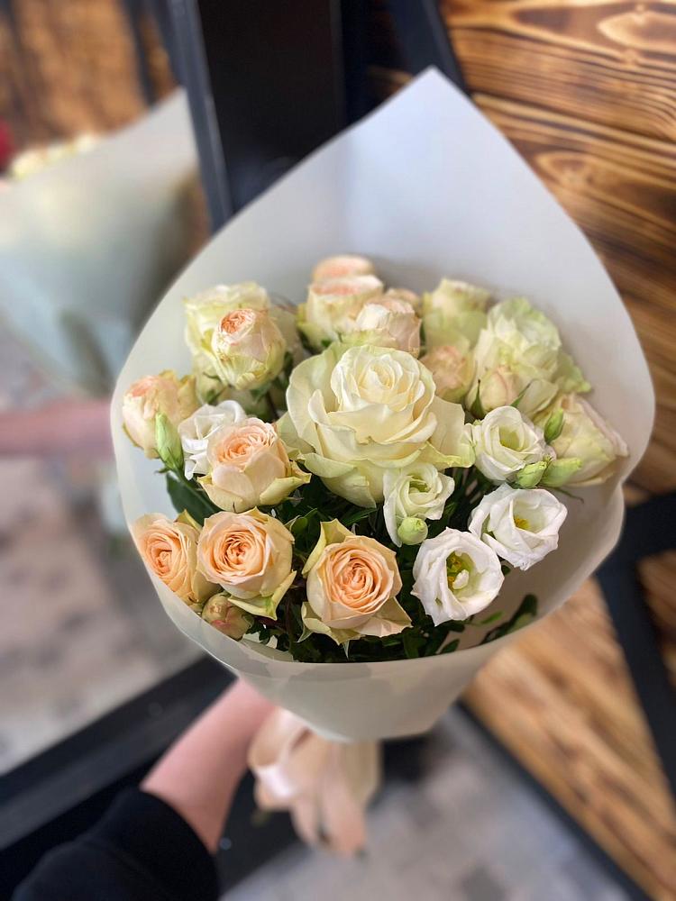 Букет цветов из: Розы и Лизиантусы в Турунтаево